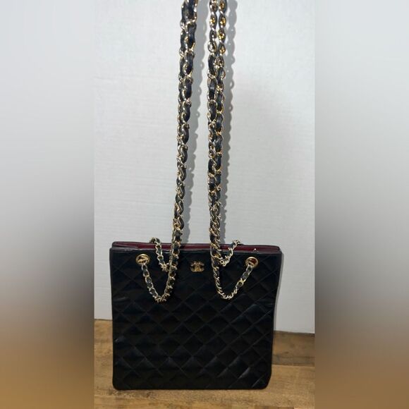 Chanel Leather Tote  - Picture 5 of 14